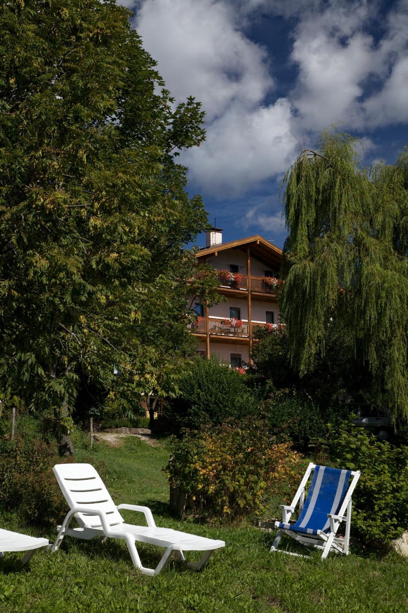 Albergo Bellaria Carano  Luaran gambar