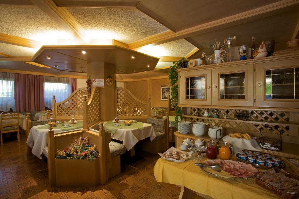 Albergo Bellaria Carano  Luaran gambar