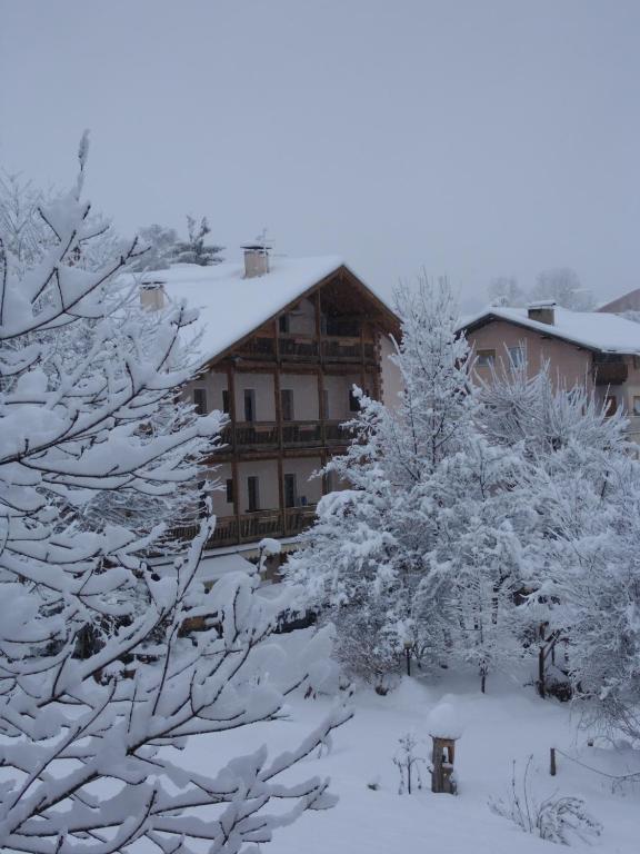 Albergo Bellaria Carano  Luaran gambar
